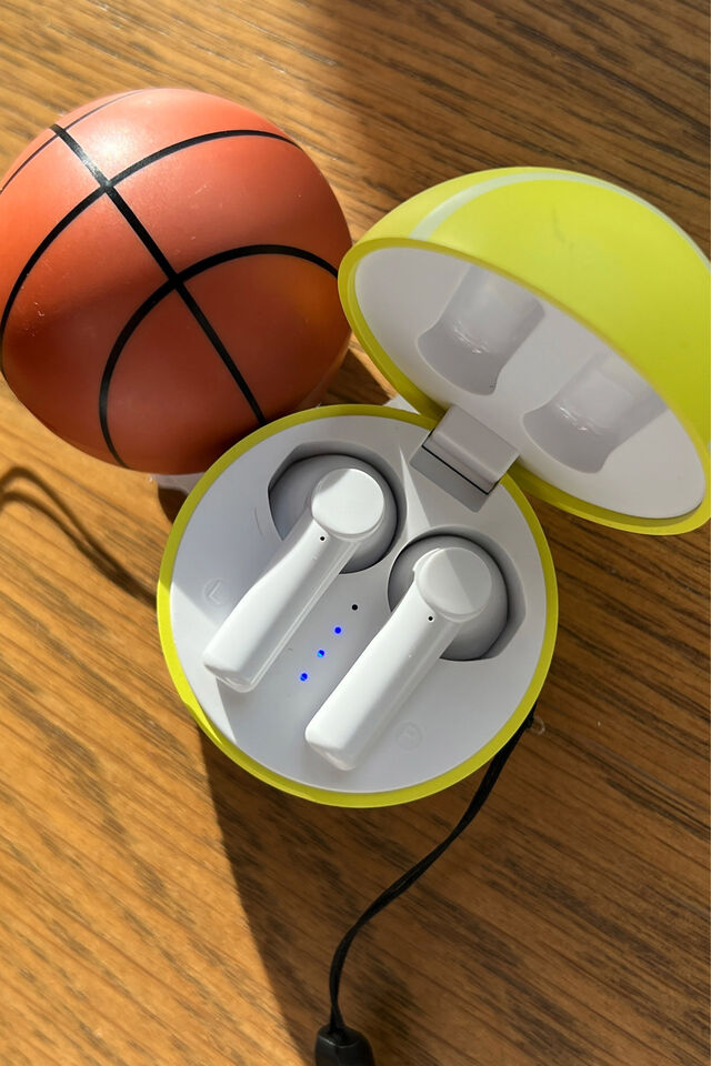 Wireless Earbuds, TENNIS BALL
